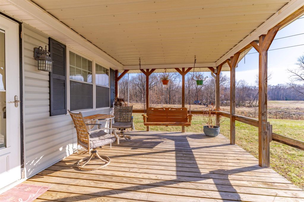 Photo of 1566 E New Hope Road, Boonville, IN 47601 (MLS # 202549181)