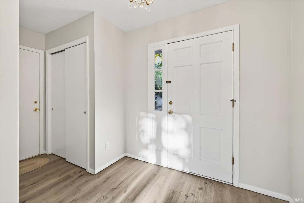 Photo of 1529 E Dunstan Drive, Bloomington, IN 47401 (MLS # 202631220)