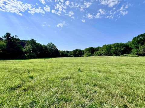 Tiny photo for East 200 N County Road, Logansport, IN 46947 (MLS # 202523216)