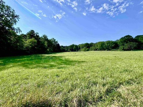 Tiny photo for East 200 N County Road, Logansport, IN 46947 (MLS # 202523216)