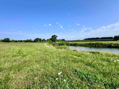 Tiny photo for East 200 N County Road, Logansport, IN 46947 (MLS # 202523216)