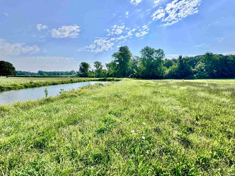 Tiny photo for East 200 N County Road, Logansport, IN 46947 (MLS # 202523216)