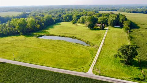 Tiny photo for East 200 N County Road, Logansport, IN 46947 (MLS # 202523216)