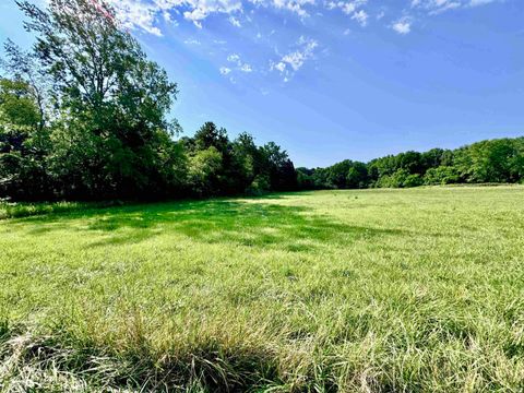Tiny photo for East 200 N County Road, Logansport, IN 46947 (MLS # 202523216)
