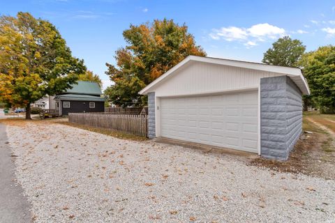 Tiny photo for 329 W GRANT Street, Greentown, IN 46936 (MLS # 202542075)