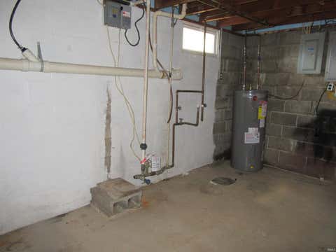 Tiny photo for 128 N LAKE CICOTT Drive, Logansport, IN 46947 (MLS # 202629695)