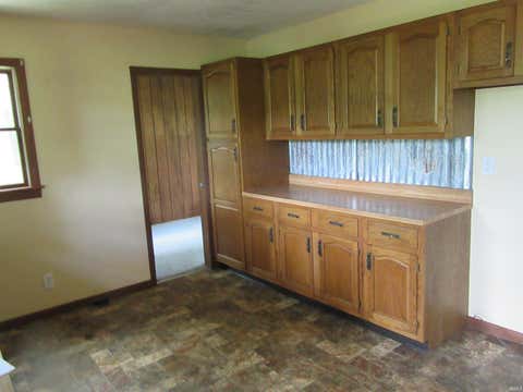 Tiny photo for 128 N LAKE CICOTT Drive, Logansport, IN 46947 (MLS # 202629695)