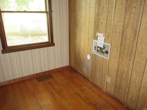 Tiny photo for 128 N LAKE CICOTT Drive, Logansport, IN 46947 (MLS # 202629695)