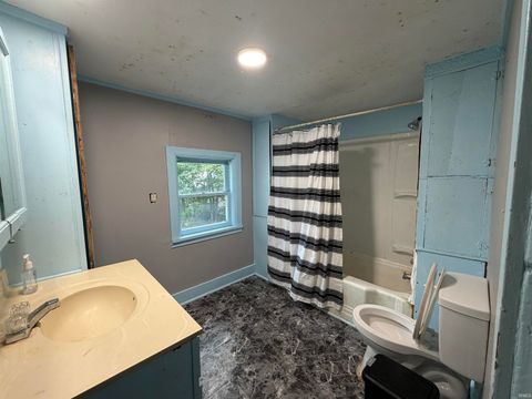 Tiny photo for 1154 Edwardsburg Avenue, Elkhart, IN 46514 (MLS # 202630115)