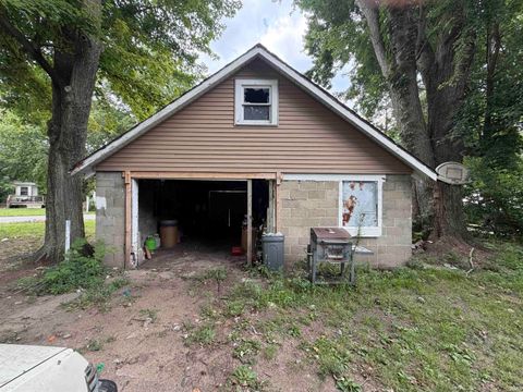 Tiny photo for 1154 Edwardsburg Avenue, Elkhart, IN 46514 (MLS # 202630115)