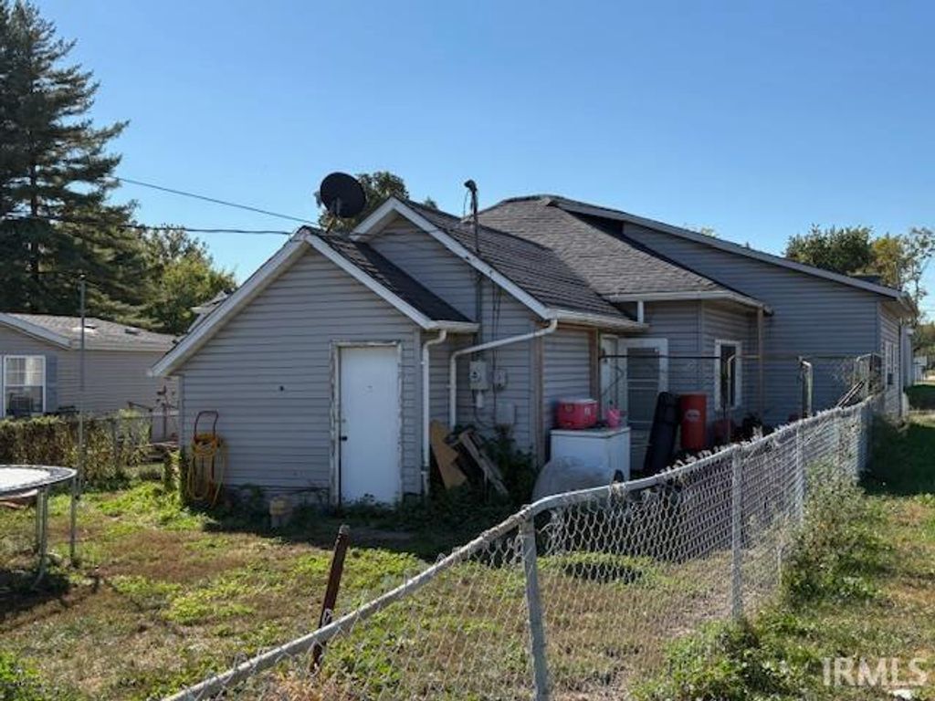 Photo of 539 N Plum Street, Albany, IN 47320 (MLS # 202541235)