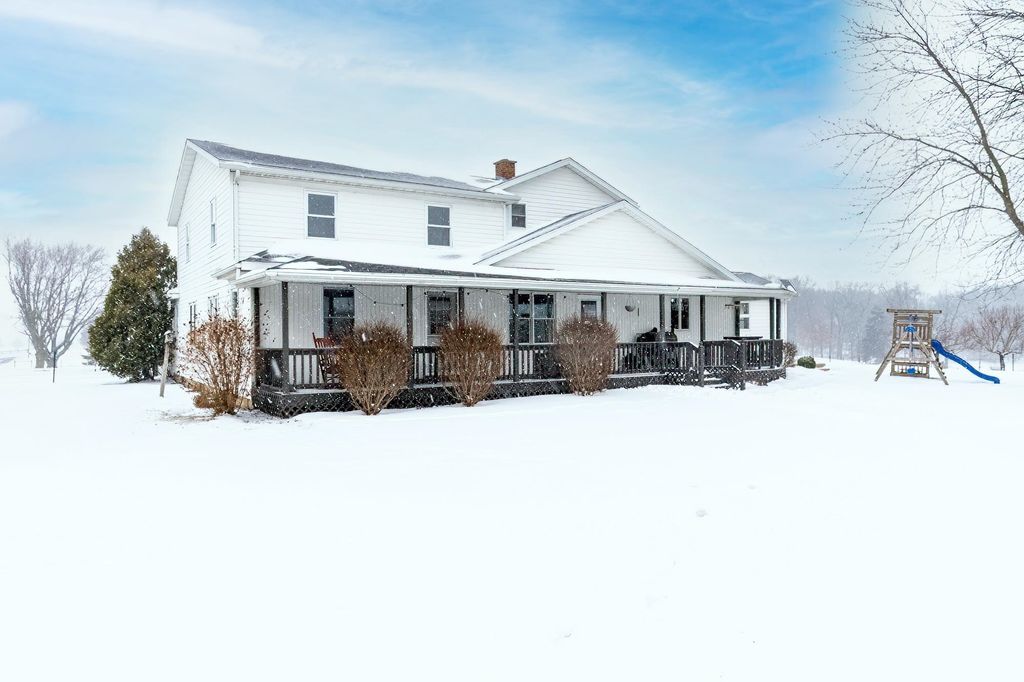 Photo of 2065 N 500 W, Shipshewana, IN 46565 (MLS # 202603854)