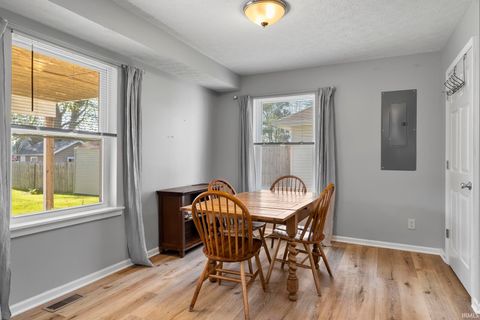 Tiny photo for 615 S 28th Street, Lafayette, IN 47904 (MLS # 202614273)