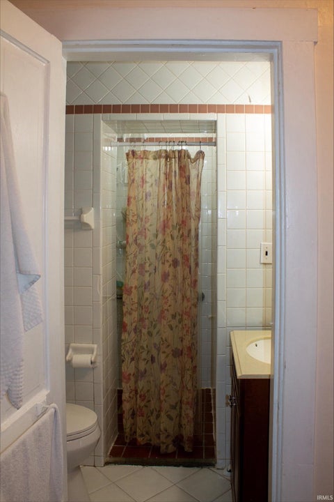 Tiny photo for 415 N Geiger Street, Huntingburg, IN 47542 (MLS # 202642206)