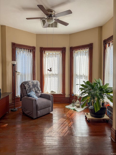 Tiny photo for 415 N Geiger Street, Huntingburg, IN 47542 (MLS # 202642206)