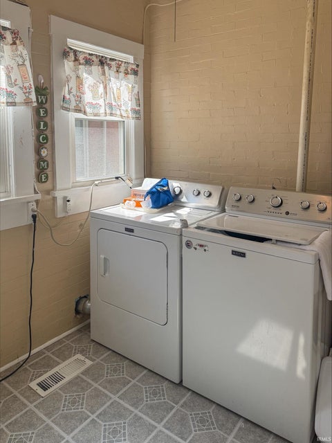 Tiny photo for 415 N Geiger Street, Huntingburg, IN 47542 (MLS # 202642206)