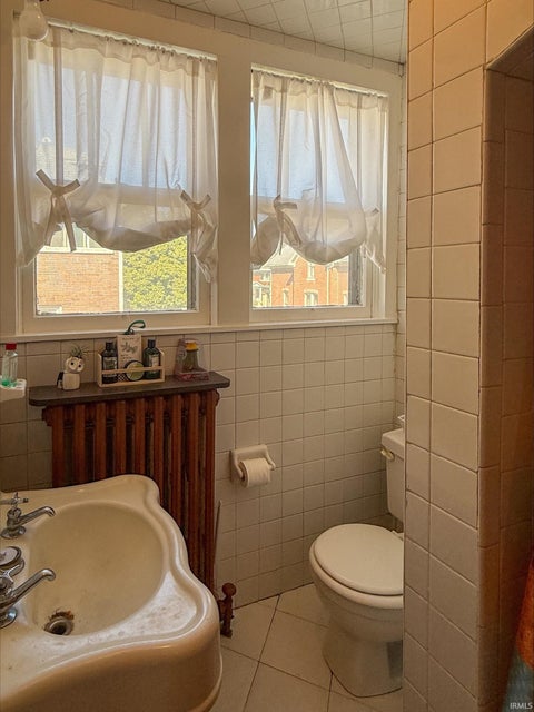 Tiny photo for 415 N Geiger Street, Huntingburg, IN 47542 (MLS # 202642206)