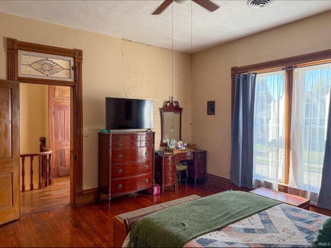 Tiny photo for 415 N Geiger Street, Huntingburg, IN 47542 (MLS # 202642206)