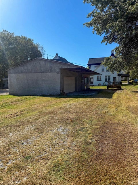 Tiny photo for 415 N Geiger Street, Huntingburg, IN 47542 (MLS # 202642206)
