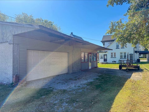 Tiny photo for 415 N Geiger Street, Huntingburg, IN 47542 (MLS # 202642206)
