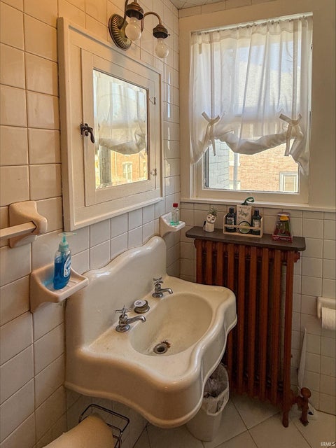 Tiny photo for 415 N Geiger Street, Huntingburg, IN 47542 (MLS # 202642206)