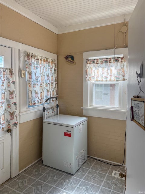 Tiny photo for 415 N Geiger Street, Huntingburg, IN 47542 (MLS # 202642206)