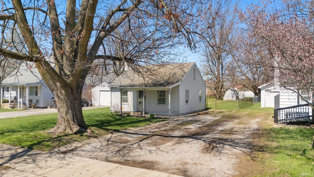 Photo of 2612 Westward Drive, Fort Wayne, IN 46809 (MLS # 202612091)