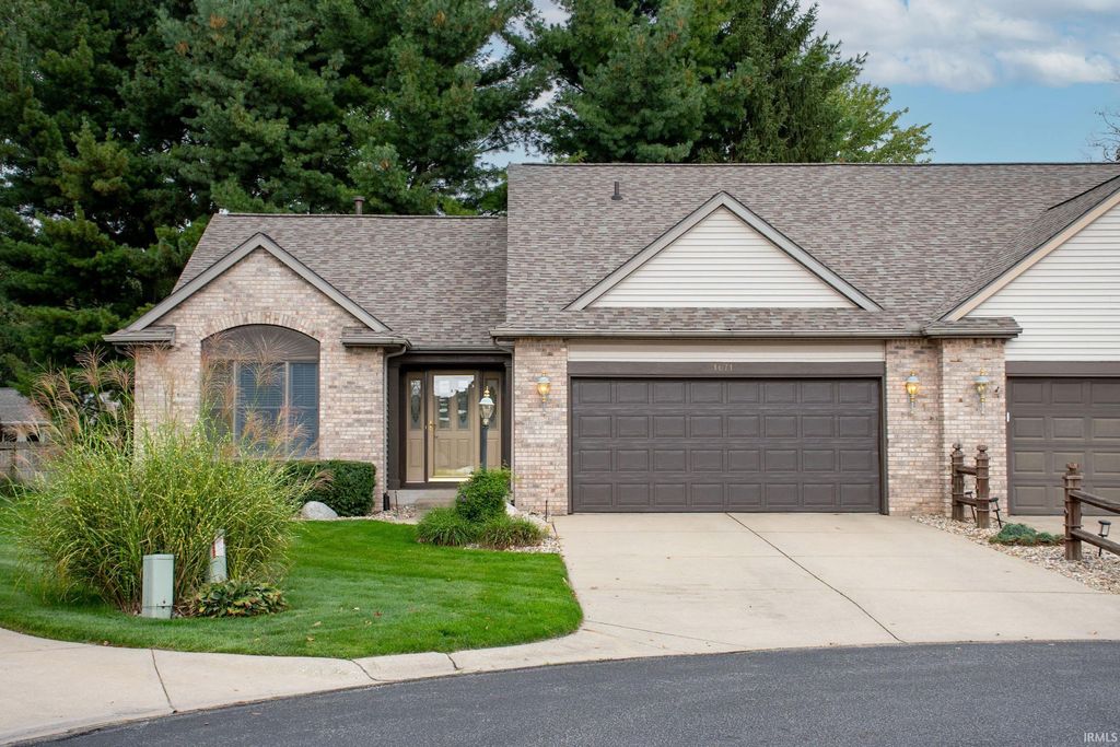 Photo of 1671 Brookstone Court, Elkhart, IN 46514 (MLS # 202538662)