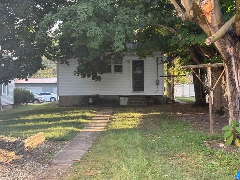 Tiny photo for 558 E 2nd Street, Peru, IN 46970 (MLS # 202538748)