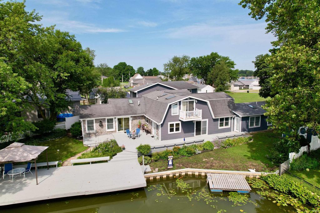 Photo for 2109 Ball Court, Rochester, IN 46975 (MLS # 202519473)