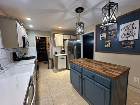 Tiny photo for 212 Alexandria Drive, Newburgh, IN 47630 (MLS # 202613825)