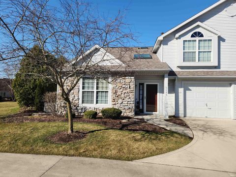 Photo of 5424 Thornbriar Lane, Fort Wayne, IN 46835 (MLS # 202608030)
