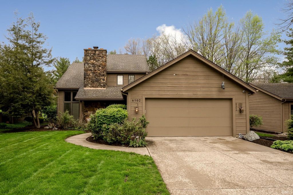 Photo of 6502 E Canal Pointe Lane, Fort Wayne, IN 46804 (MLS # 202614984)