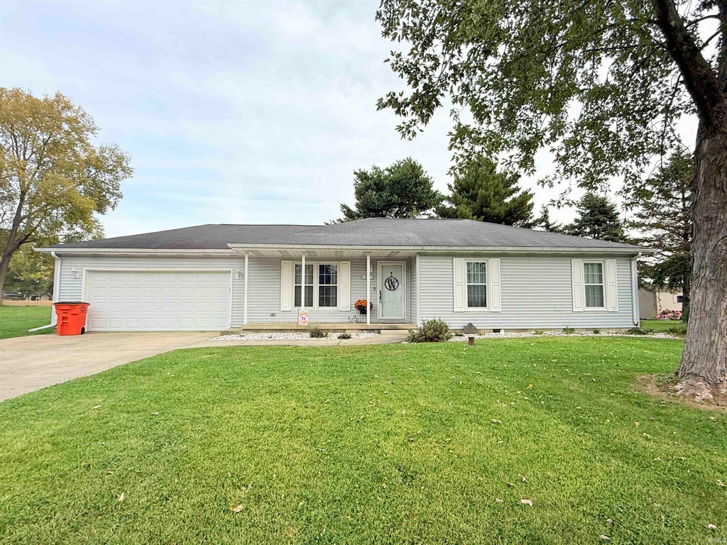 Photo of 517 Nancy Drive, Marion, IN 46987 (MLS # 202642138)
