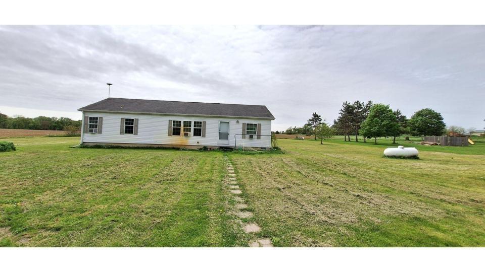 Photo of 8625 E Metz Road, Angola, IN 46703 (MLS # 202626707)