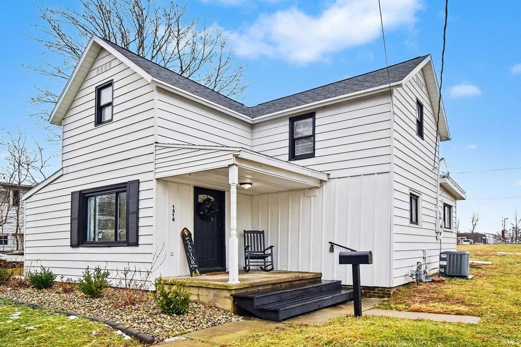 Photo of 1516 E Jefferson Street, Warsaw, IN 46580 (MLS # 202600757)