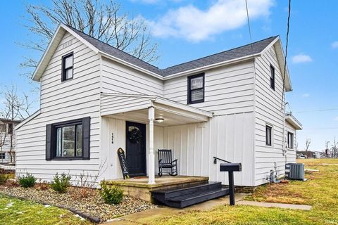 Photo of 1516 E Jefferson Street, Warsaw, IN 46580 (MLS # 202600757)