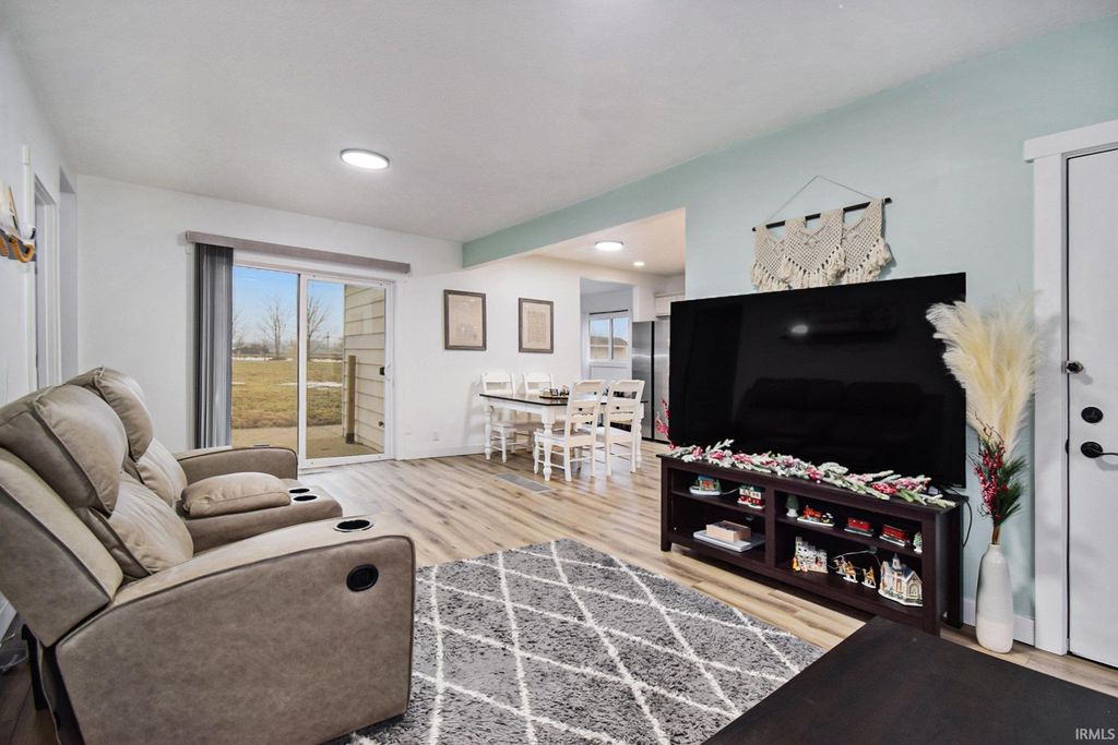 Photo of 1516 E Jefferson Street, Warsaw, IN 46580 (MLS # 202600757)