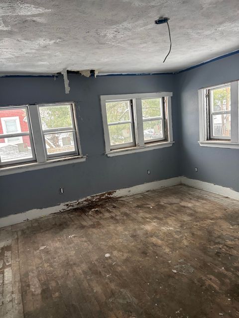 Tiny photo for 319 Kunstman Court, South Bend, IN 46601 (MLS # 202600595)