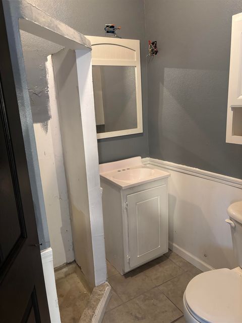 Tiny photo for 319 Kunstman Court, South Bend, IN 46601 (MLS # 202600595)
