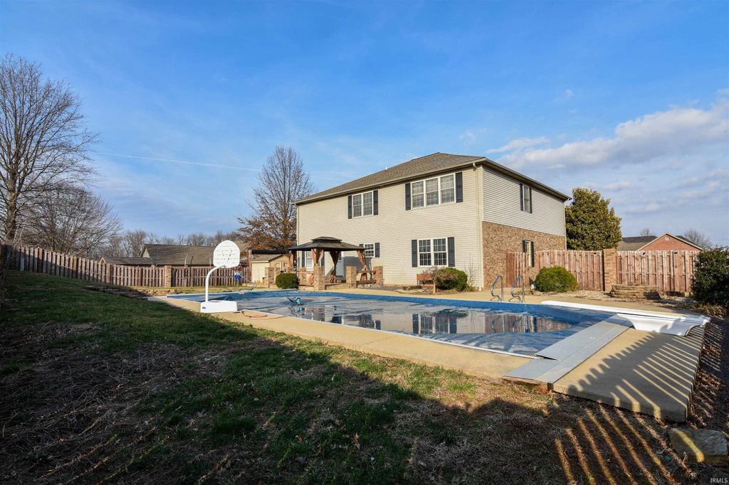 Photo of 913 Mohawk Drive, Fort Branch, IN 47648 (MLS # 202607068)