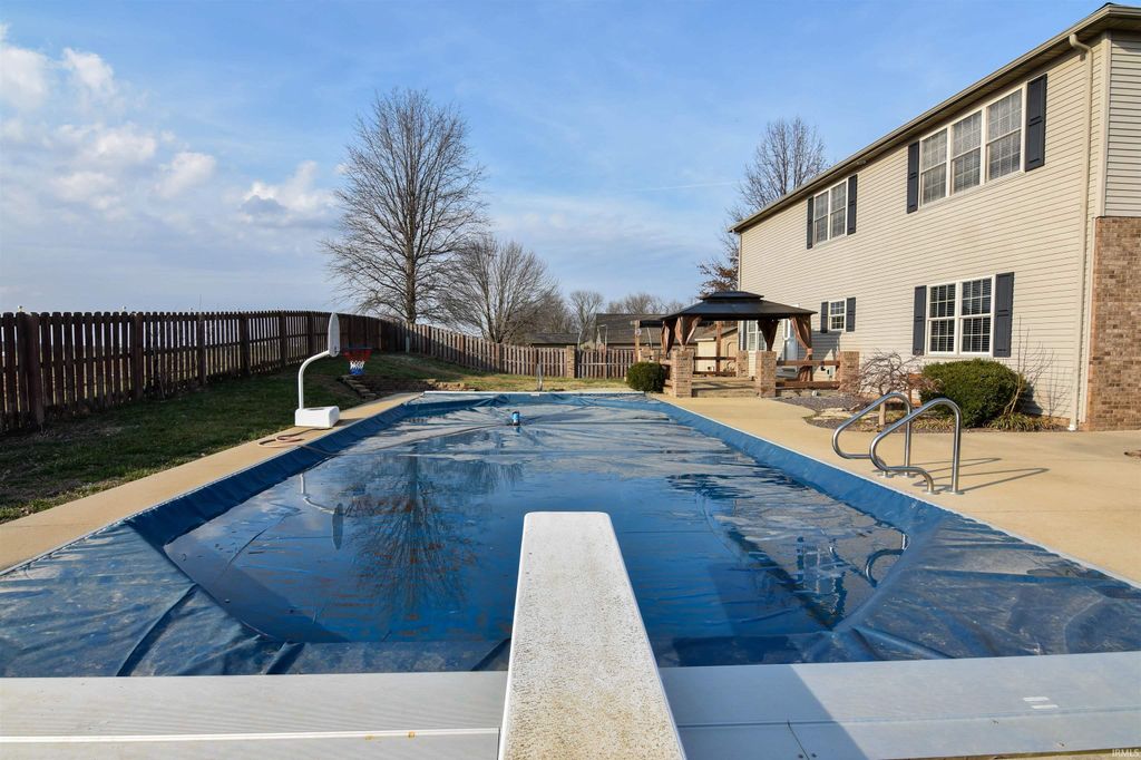 Photo of 913 Mohawk Drive, Fort Branch, IN 47648 (MLS # 202607068)