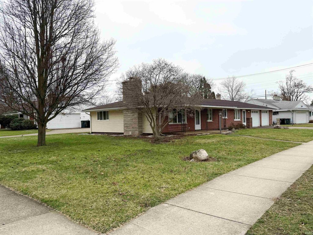 Photo of 1734 Southwood Avenue, South Bend, IN 46615 (MLS # 202607812)