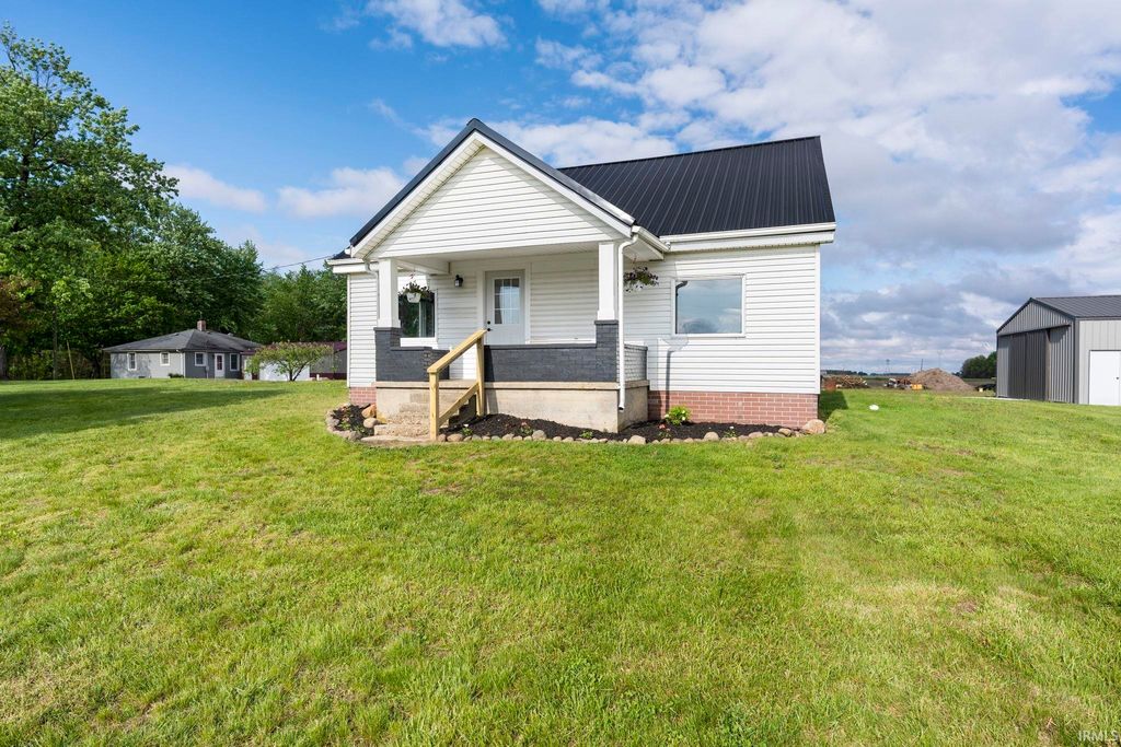 Photo of 83 W 100 S, Reynolds, IN 47980 (MLS # 202616379)