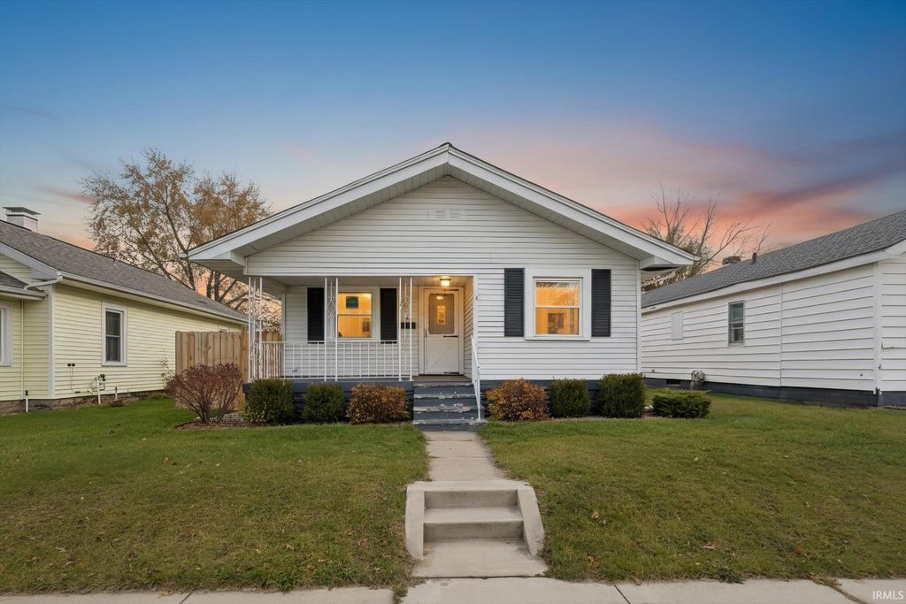 Photo of 1002 Alabama Street, Mishawaka, IN 46544 (MLS # 202547445)