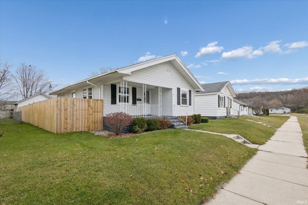 Photo of 1002 Alabama Street, Mishawaka, IN 46544 (MLS # 202547445)
