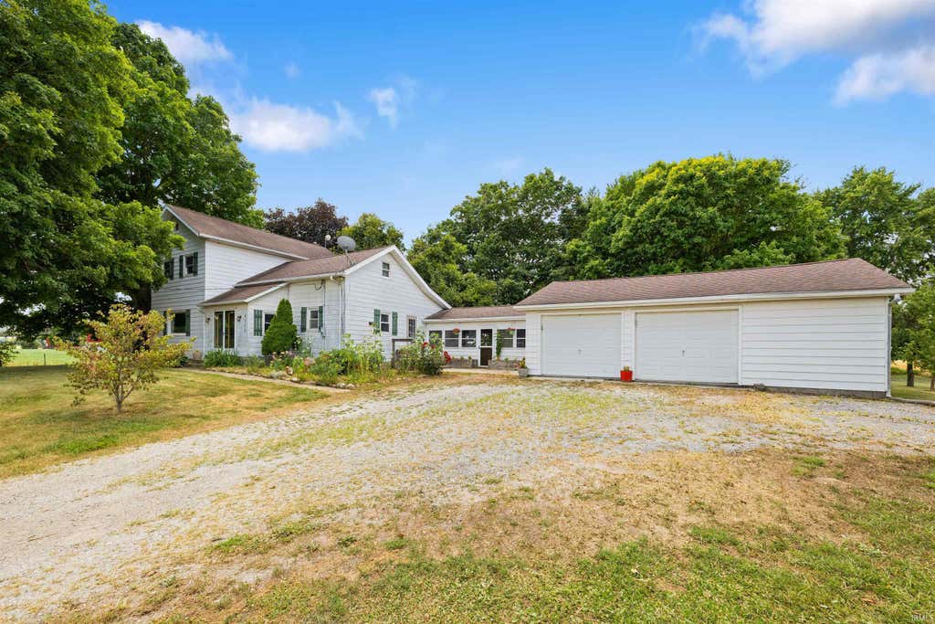 Photo of 4352 County Road 41, Auburn, IN 46706 (MLS # 202630112)