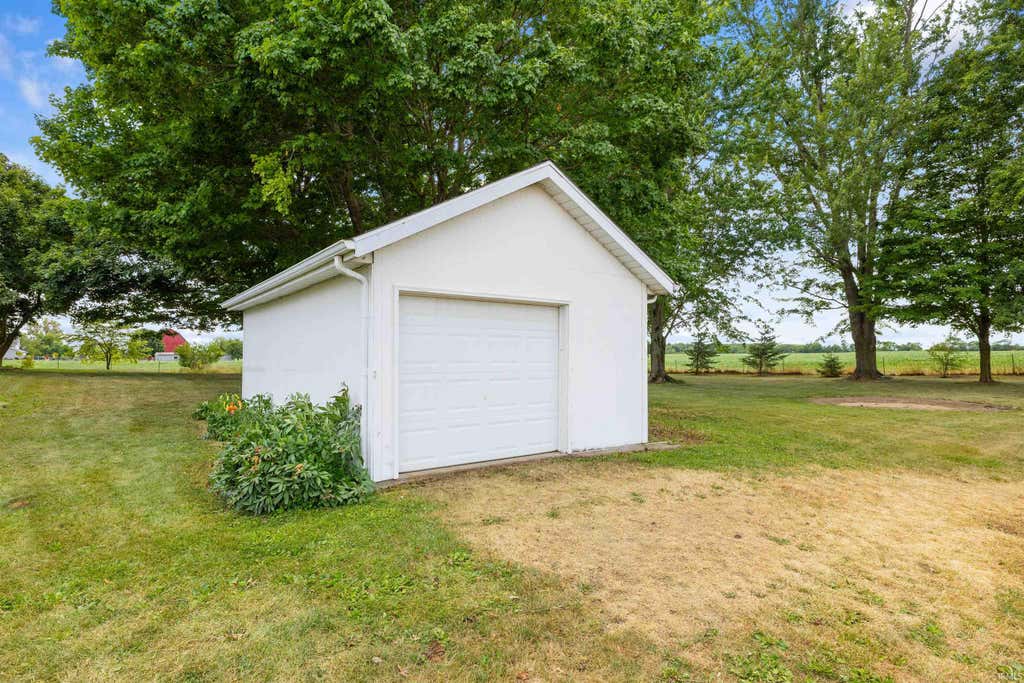 Photo of 4352 County Road 41, Auburn, IN 46706 (MLS # 202630112)