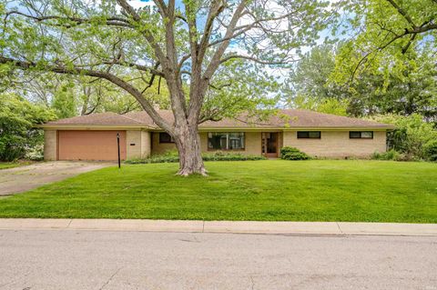 Photo of 3028 Kingsley Drive, Fort Wayne, IN 46815 (MLS # 202618367)