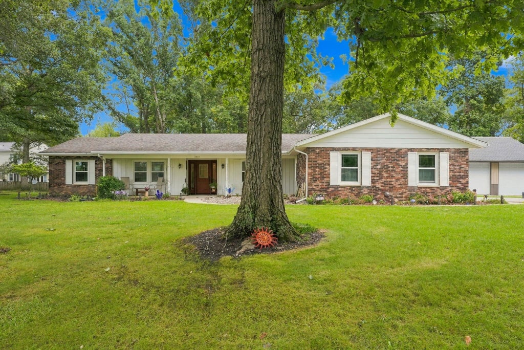 Photo of 2878 E Hickory Lane, Columbia City, IN 46725 (MLS # 202638790)